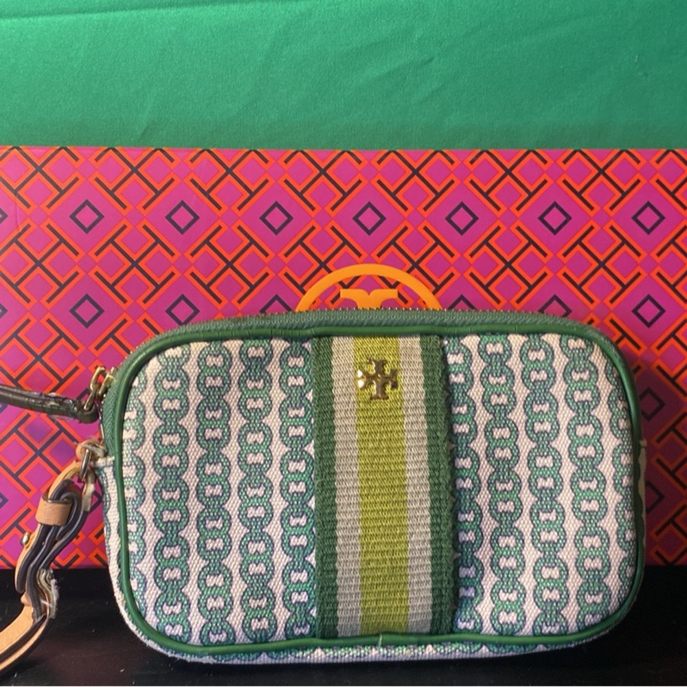 Tory Burch Green and Cream Patterned Wristlet